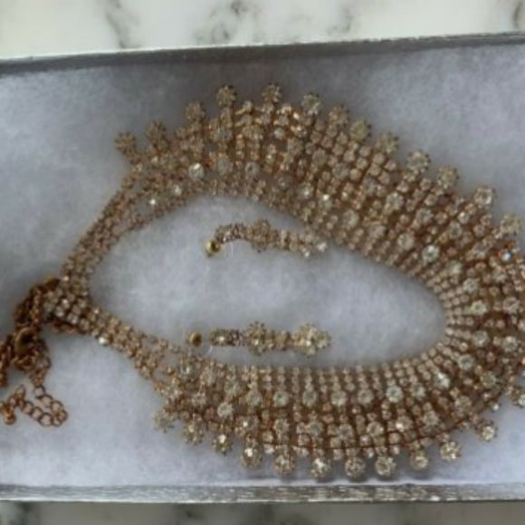 Costume Jewelry Necklace & Earring Set - Picture 3 of 3